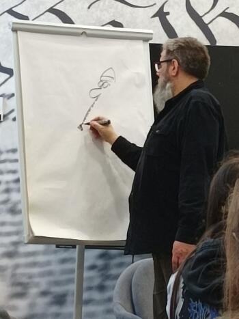 410f2ab6-1d19-4472-a676-ff37a6c4aee0