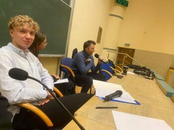 f7688133-b108-4d3b-a1bc-81a1eafb4c83