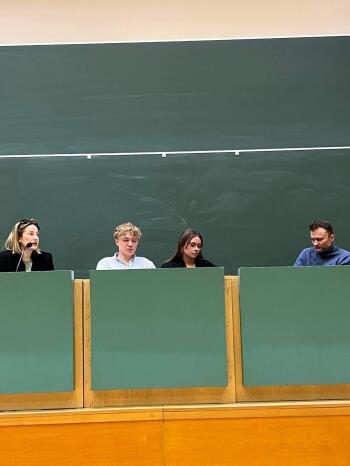 b5575107-2d6a-4a24-8f9e-d285cb955db8