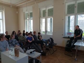 f5cfcfd6-c222-4d37-9cef-9f480f25c5fc