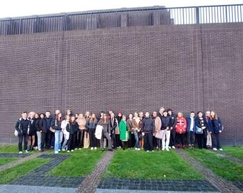 6103f9bb-2572-4425-8df4-2dc937189941