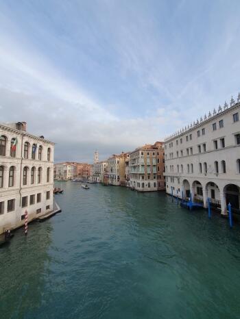 2978b726-8cf8-43a9-af02-01272e681124