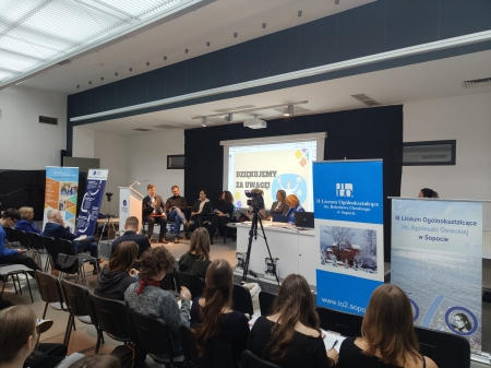 Forum Młodzieżowe ''Przełamywanie barier drogą do sukcesu'' na Akademii Nauk Sto...